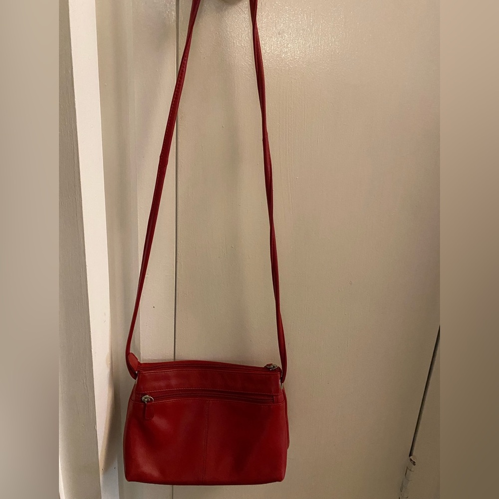 I L I New York Red Leather Purse